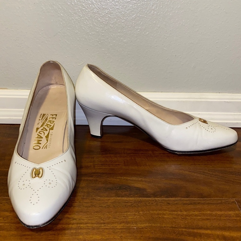 Vintage Salvatore Ferragamo Florence Italy White Summer Leather Pumps Size 7.5C
